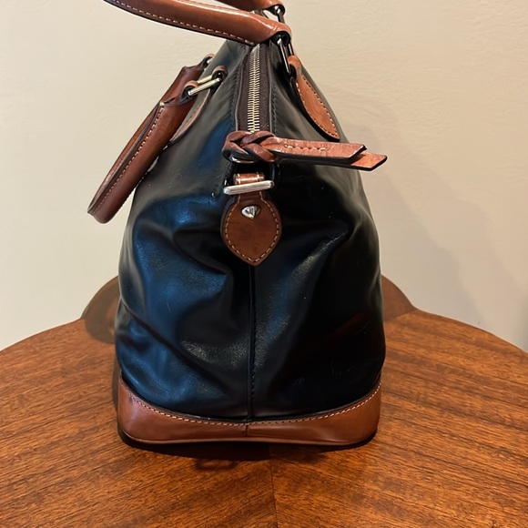 Dooney & Bourke Satchel Smooth leather Black/ brown dome top excellent cond. - Picture 6 of 17